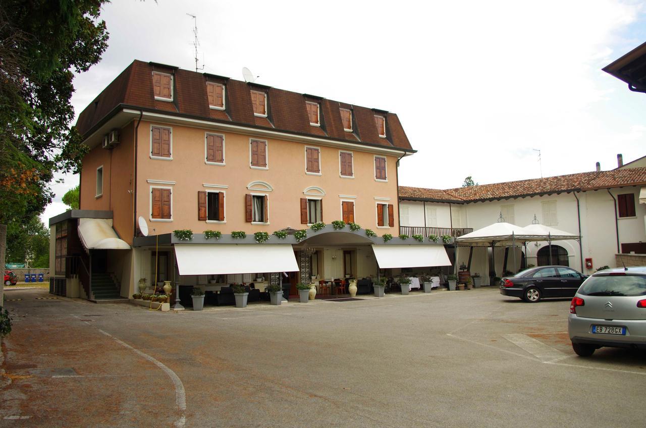 Hotel Il Novecento Casarsa della Delizia Exterior foto